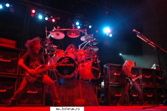 ete asa tre sa arate un concert.... - si asta e scena de la arenele romane....a fost in - Artisti preferati